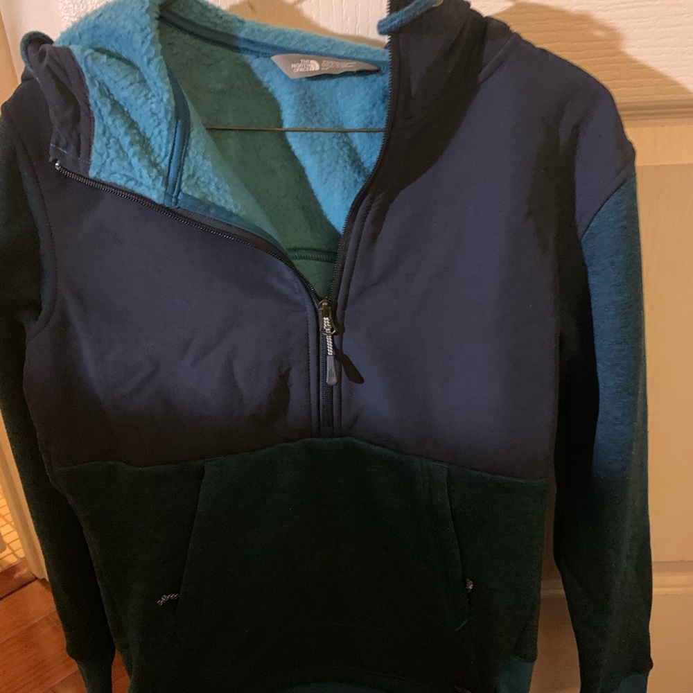 womens The North Face sweater in size small !
